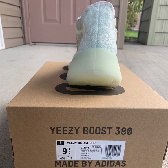Adidas Yeezy 380 Calcite Glow - Picture 2 of 3